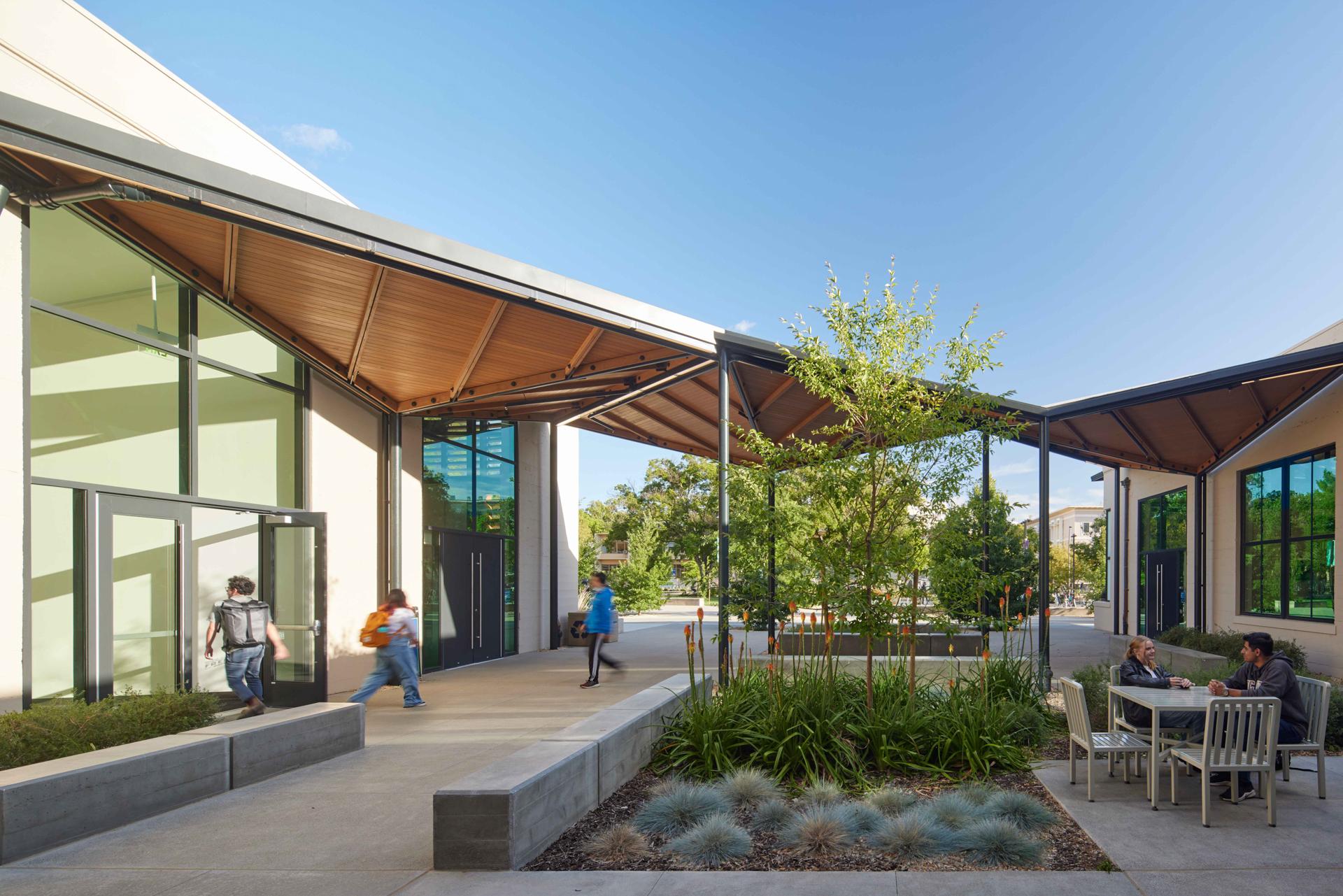 University of California, Davis, Walker Hall, Graduate Student Center