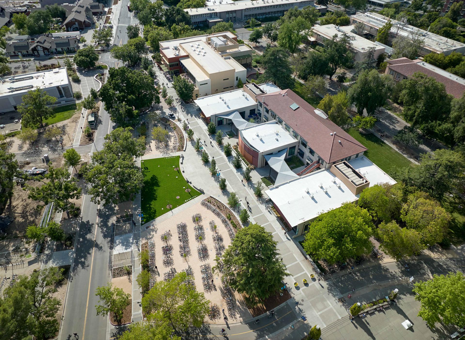 University of California, Davis, Walker Hall, Graduate Student Center